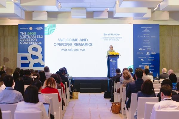 Konferensi Investor ESG Vietnam 2025 Edisi Ketiga Mendorong Komitmen yang Dapat Ditindaklanjuti 1welcome-and-opening-remarks-by-sarah-hooper-australian-consu.jpg