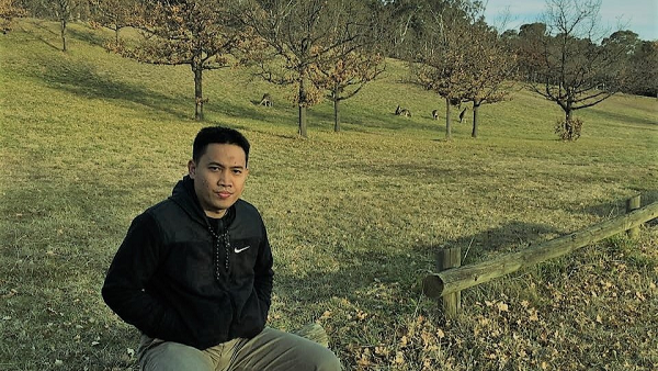 Odysseus, Perang, dan Pembelajaran Kemanusiaan Boy_Australia1.png