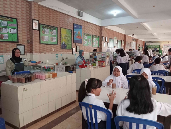 Banyak Keracunan, Harus Ada Pola Perubahan Dapur MBG kantin_sekolah2.png