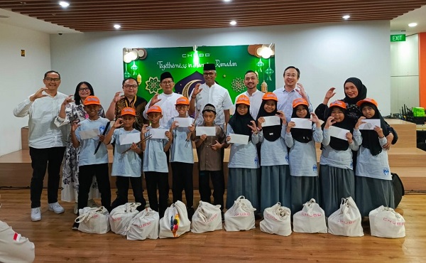 Buka Puasa Bersama 10 Anak Yatim Dhuafa Kolaborasi Chubb Life Indonesia dan Rumah Zakat rz.jpg
