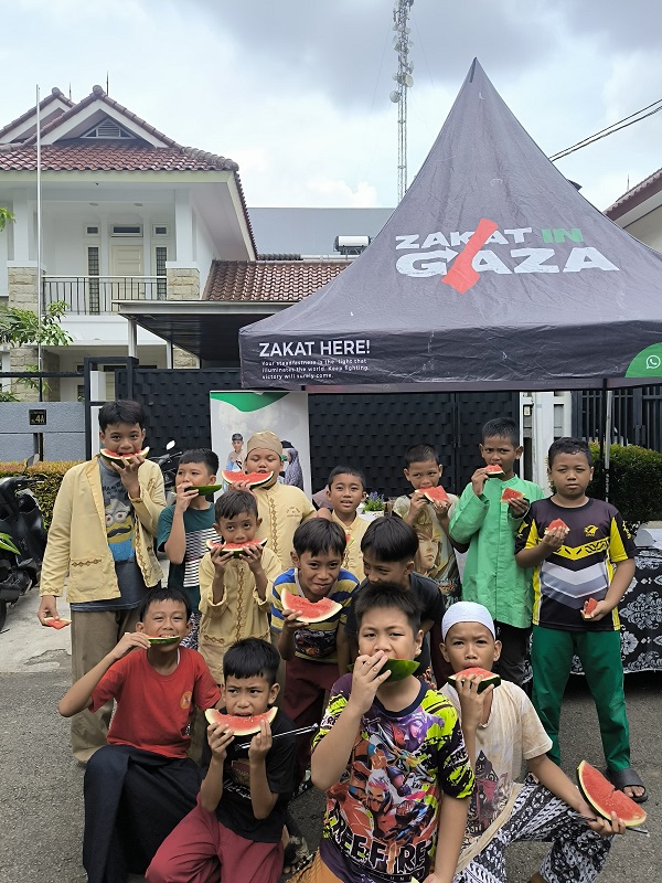 Sambut Kesepakatan Gencatan Senjata, Zakat in Gaza Bagikan Satu Ton Semangka zakat_in_gaza.jpg