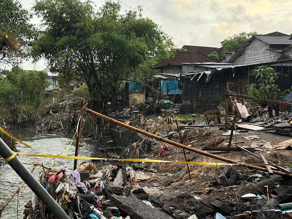 Indonesia CARE Salurkan Bantuan untuk Warga Terdampak Banjir Bandang Bali