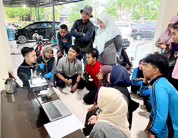 Eco Bhinneka Muhammadiyah Temukan Tiga Jenis Mikroplastik di Kali Setail Banyuwangi