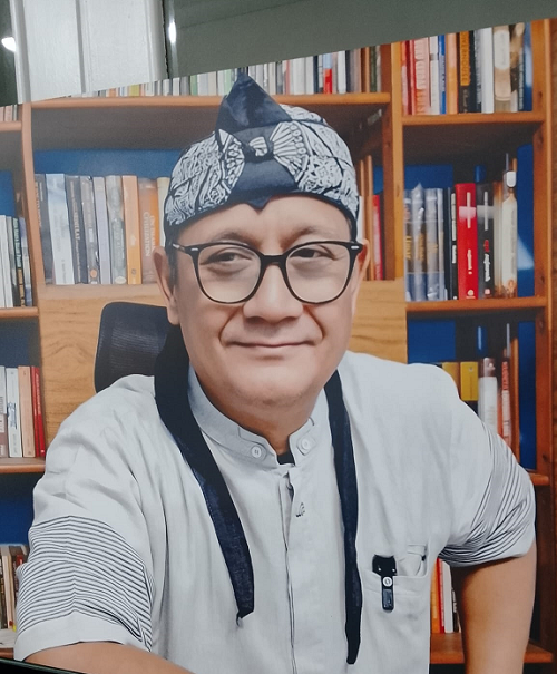 Prabowo ke China: Antara Diplomasi Dunia dan Api di Dalam Rumah