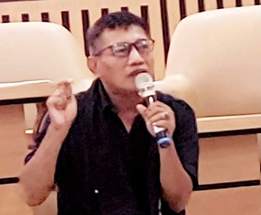 KONTRAK POLITIK: DI ANTARA JANJI, DOA, DAN SATIRE